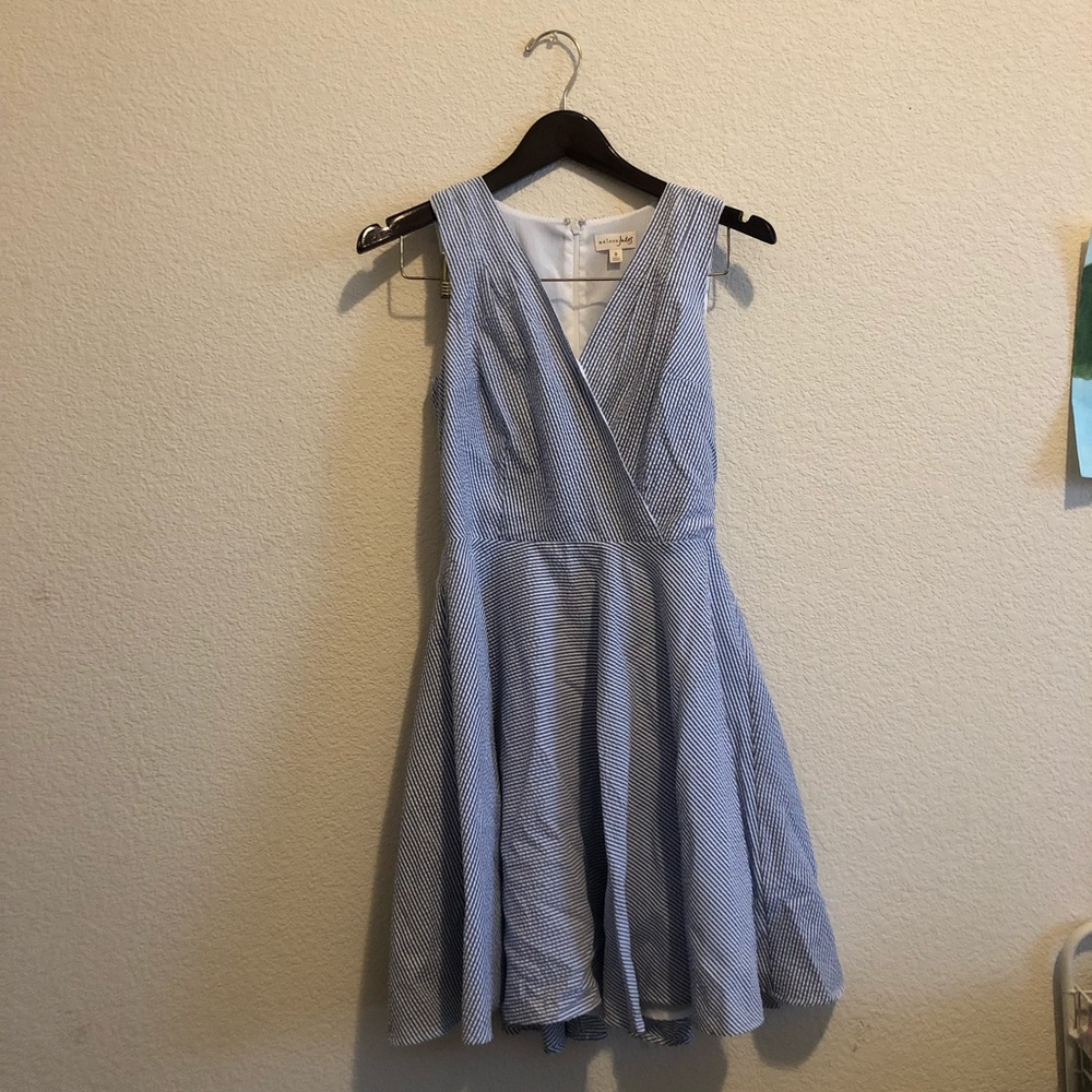 Striped white & blue dress 🌺